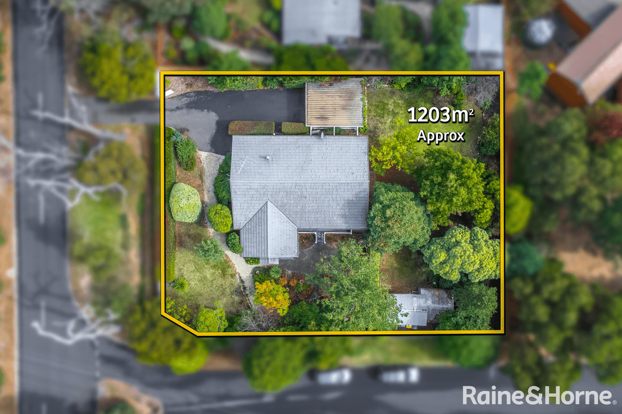 94 Carrington Street, MACEDON, VIC 3440