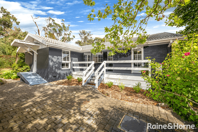 94 Carrington Street, MACEDON, VIC 3440