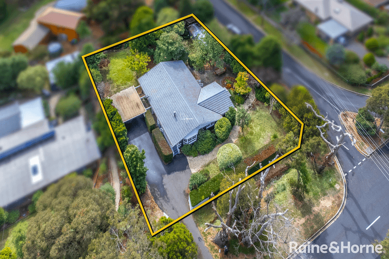 94 Carrington Street, MACEDON, VIC 3440