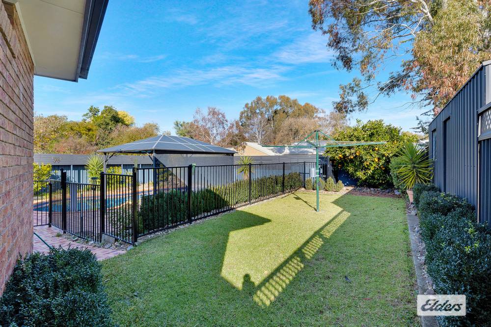 24 Clarke Street, Howlong, NSW 2643