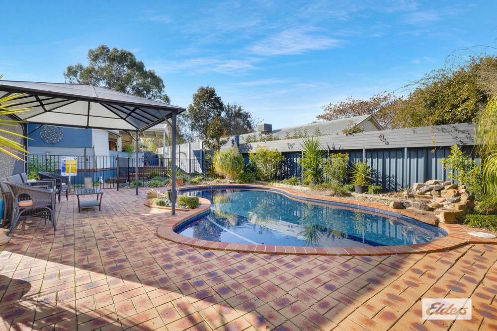 24 Clarke Street, Howlong, NSW 2643