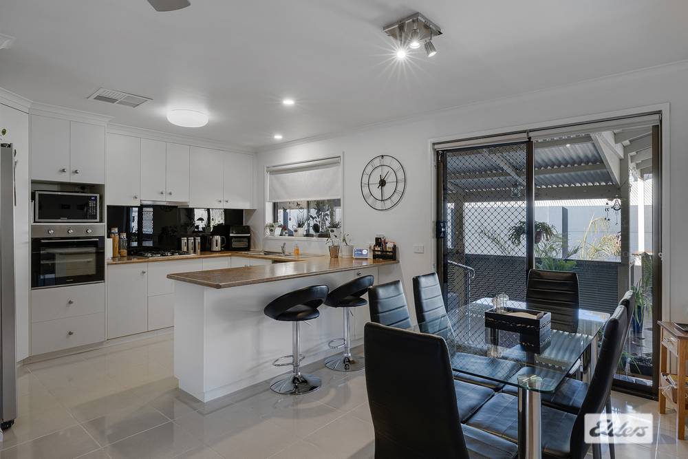 24 Clarke Street, Howlong, NSW 2643