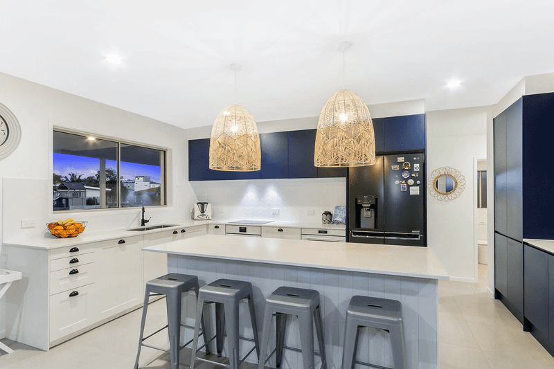 120 Rio Vista Boulevard, Broadbeach Waters, QLD 4218