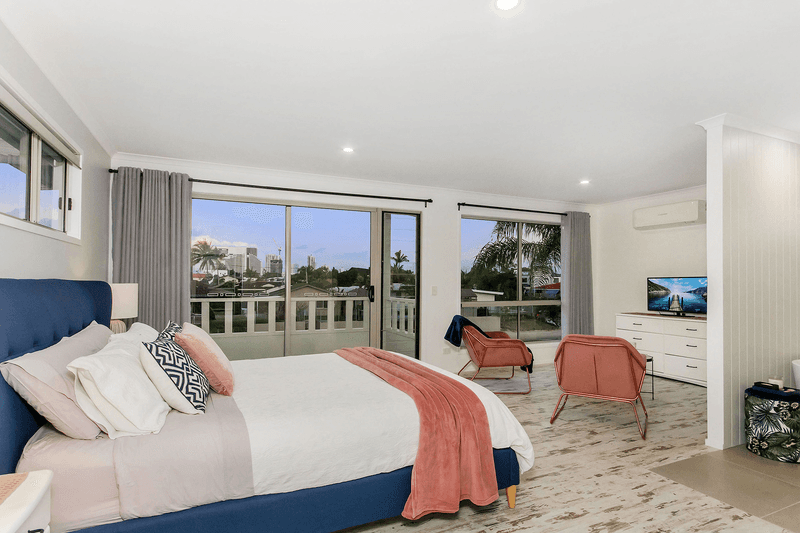 120 Rio Vista Boulevard, Broadbeach Waters, QLD 4218