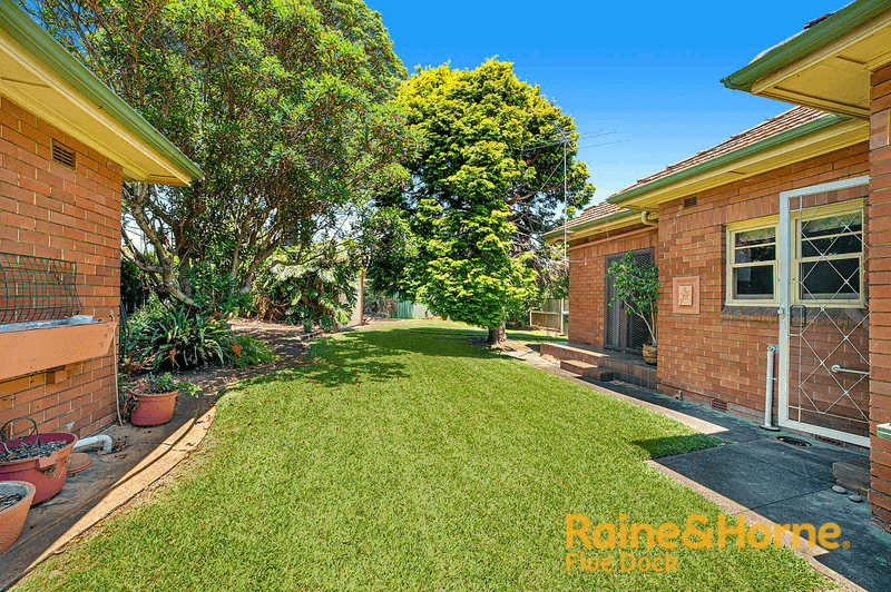 1 Gartfern Avenue, WAREEMBA, NSW 2046