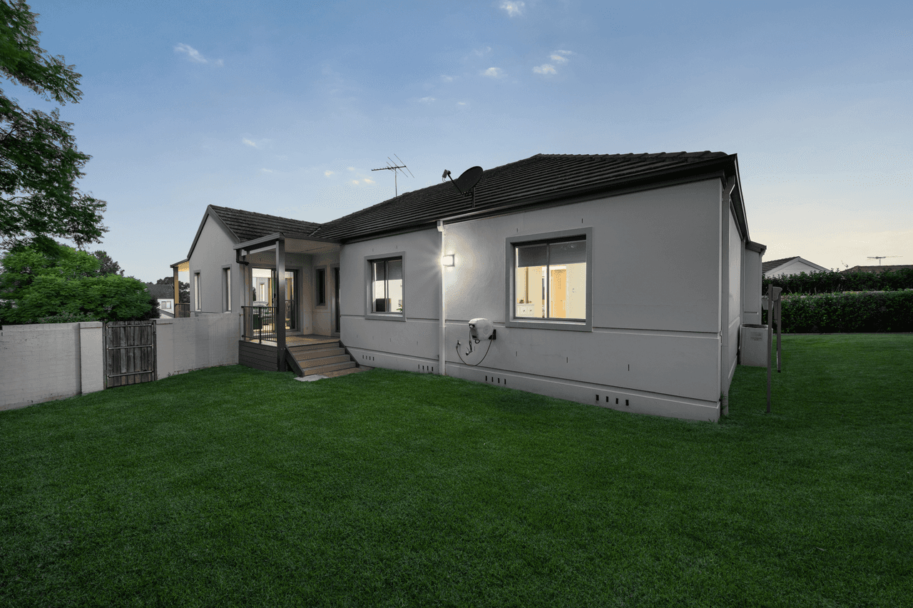 2 Elizabeth Henrietta Circuit, MACQUARIE LINKS, NSW 2565