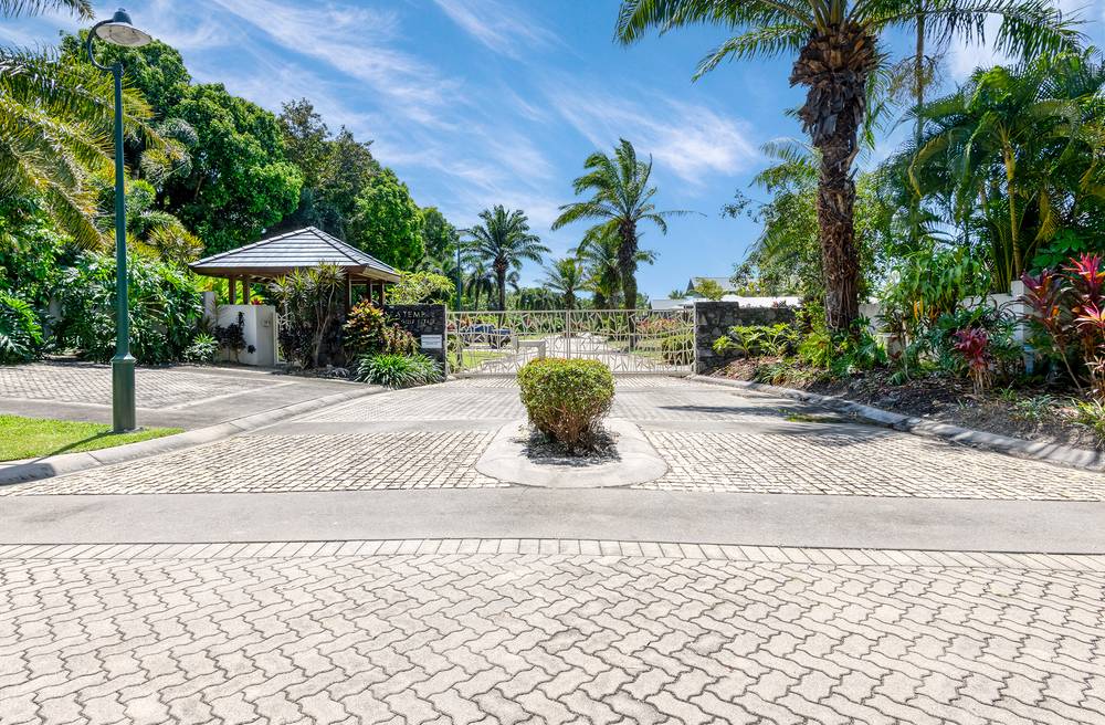 17 Cascade Drive, PORT DOUGLAS, QLD 4877