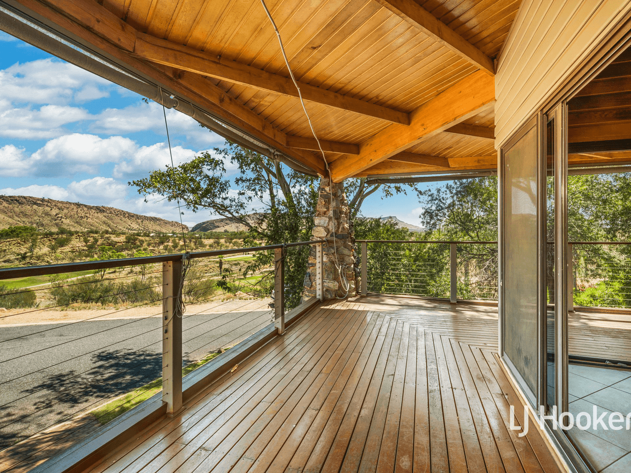 16 Range Crescent, DESERT SPRINGS, NT 0870