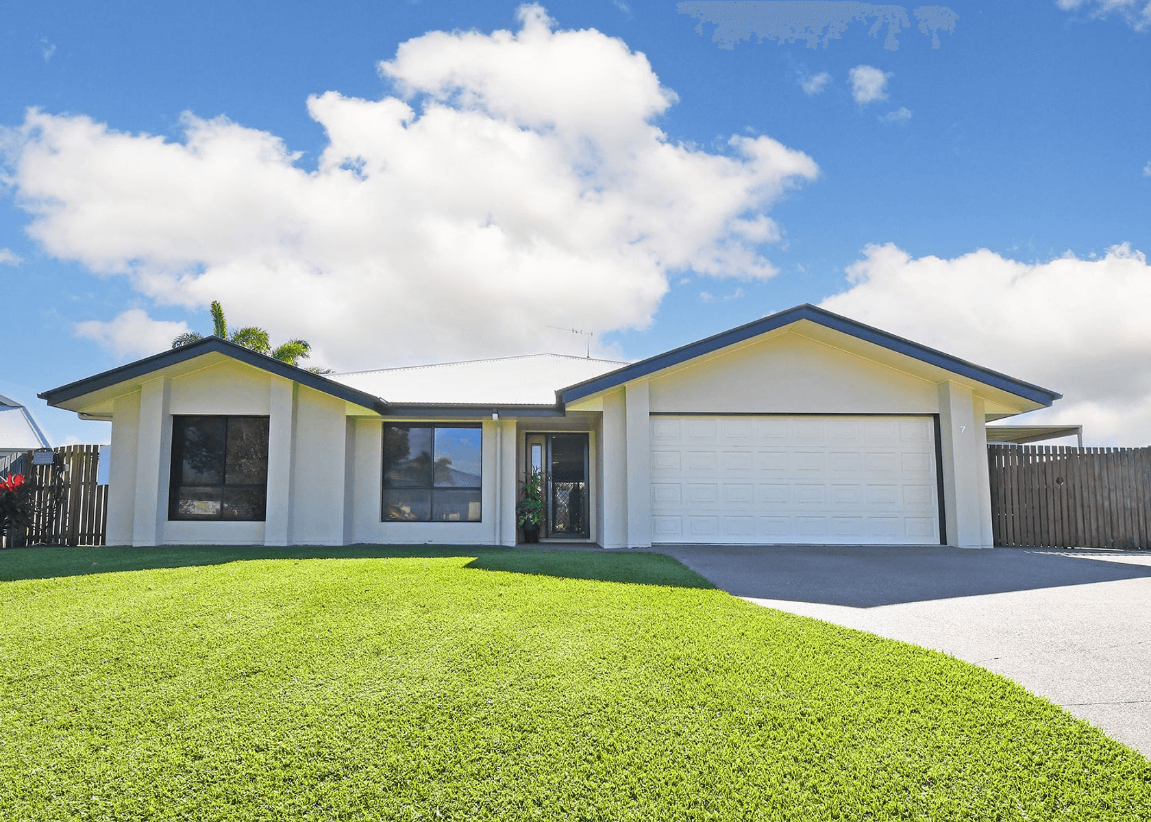 7 Krista Court, BURRUM HEADS, QLD 4659