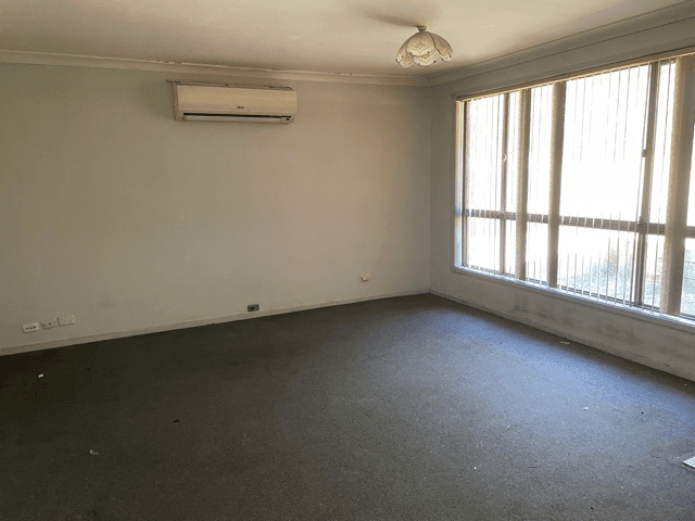 70 Griffith Street, MANNERING PARK, NSW 2259