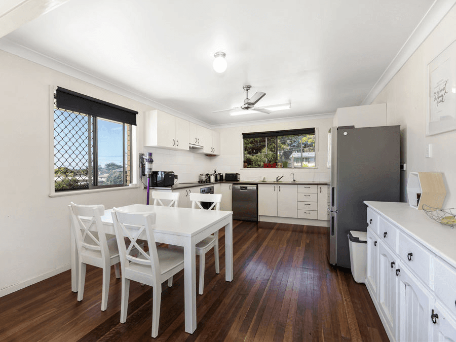 5 Sherlock Street, BRASSALL, QLD 4305