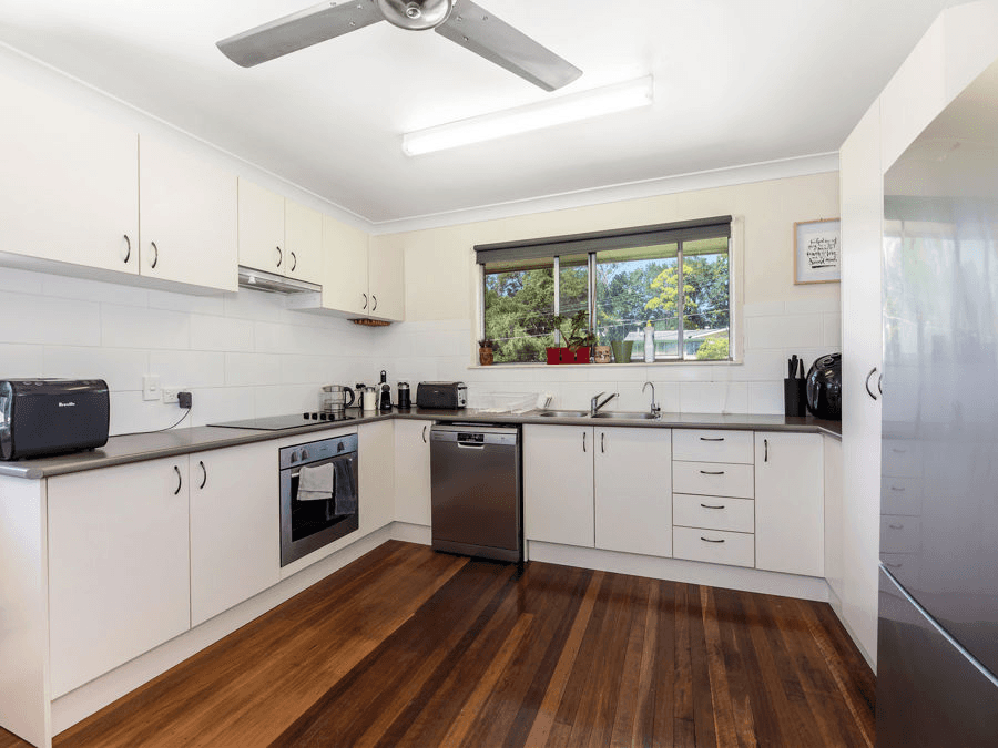 5 Sherlock Street, BRASSALL, QLD 4305