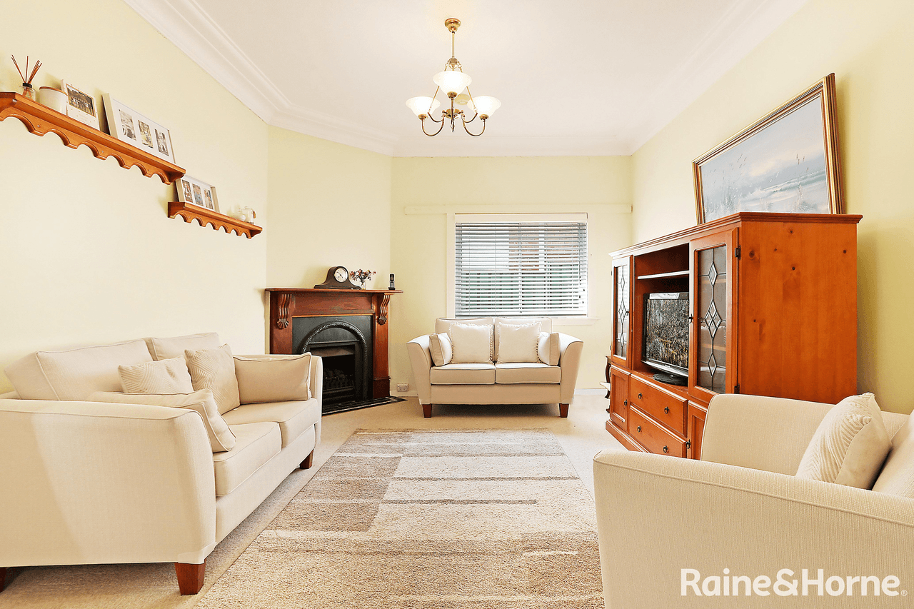 44 Pembroke Avenue, EARLWOOD, NSW 2206