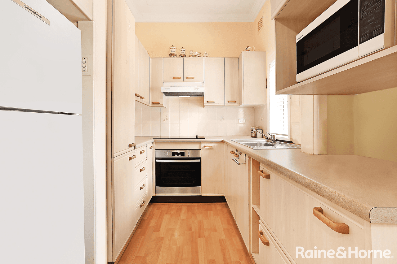 44 Pembroke Avenue, EARLWOOD, NSW 2206
