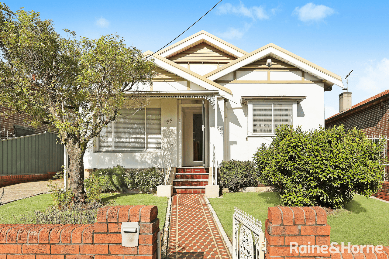 44 Pembroke Avenue, EARLWOOD, NSW 2206