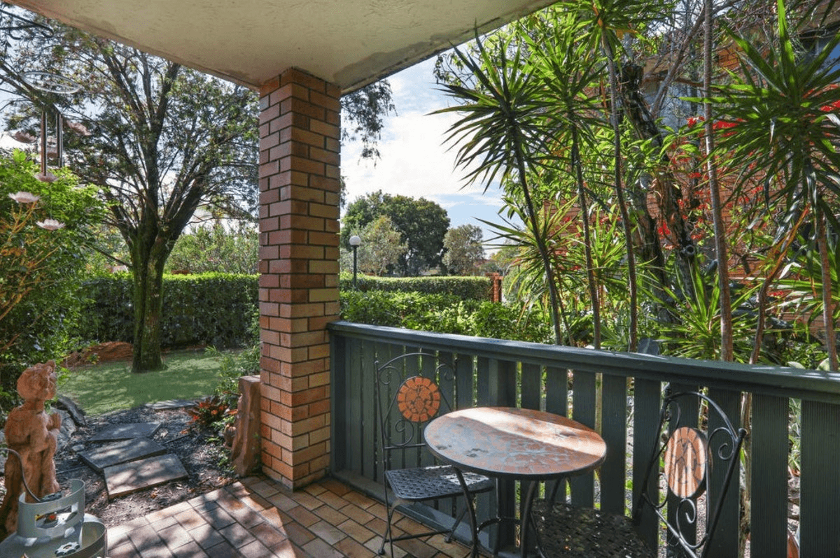 8/55  Duet Drive, Mermaid Waters, QLD 4218