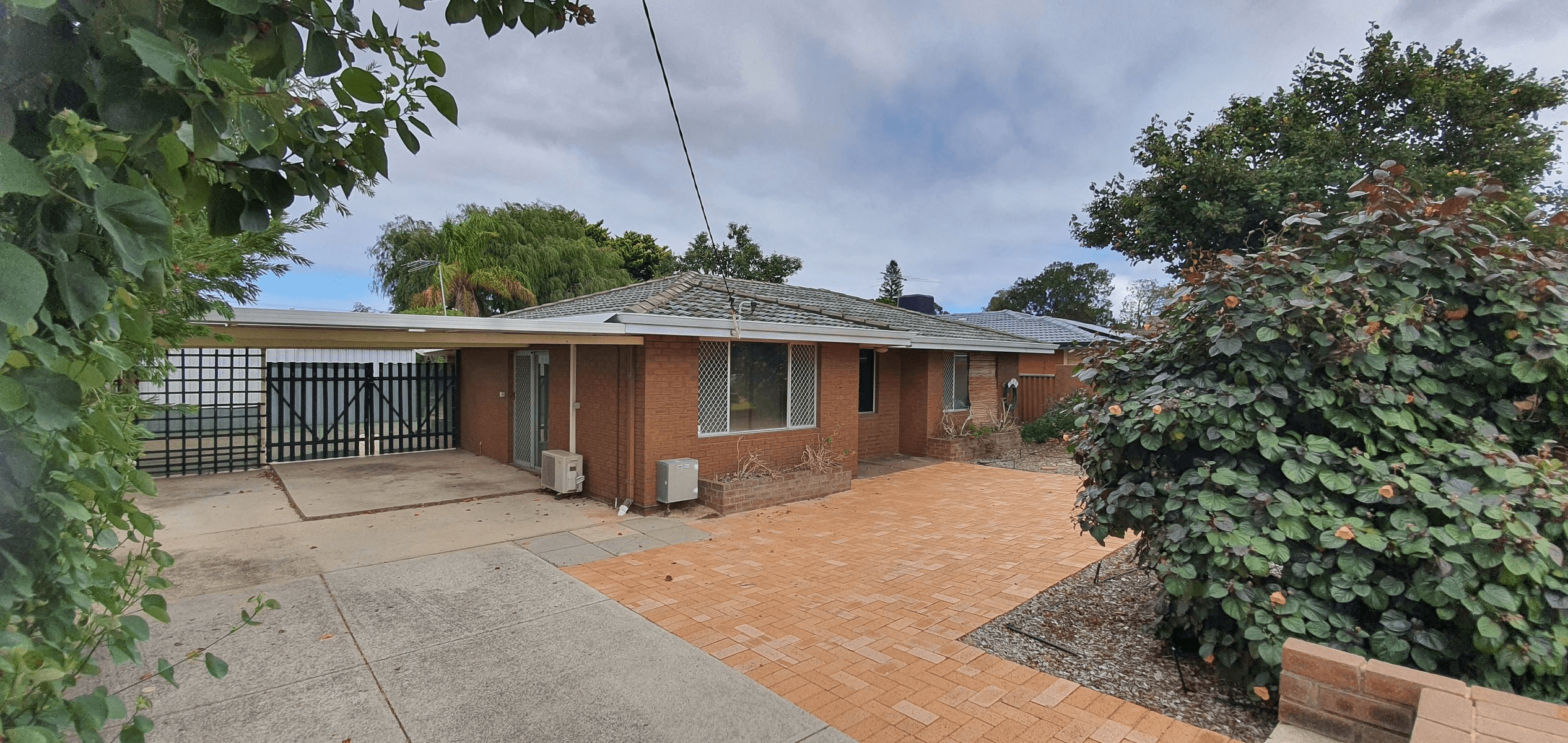 10 Trusmore Crescent, CRAIGIE, WA 6025