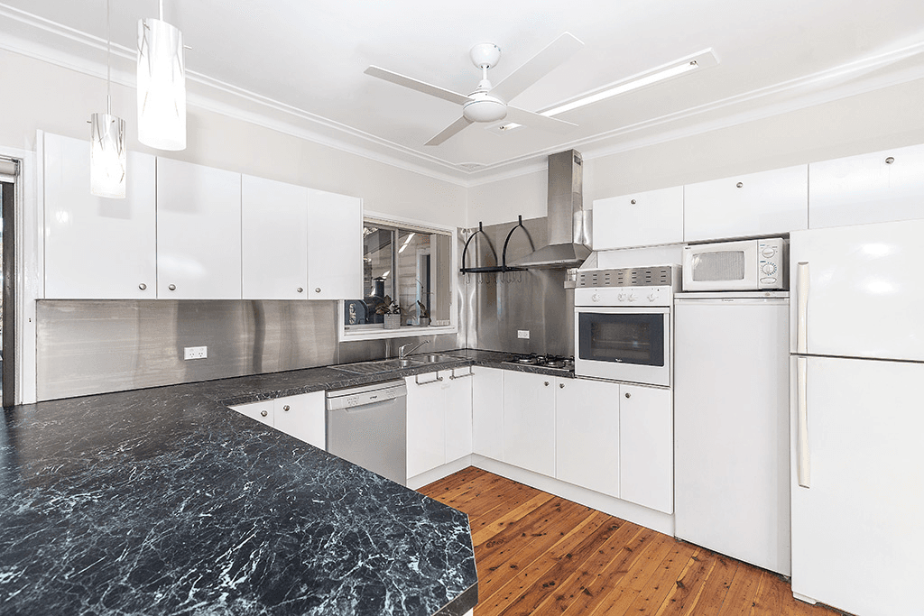 6 Jamboree Close, FENNELL BAY, NSW 2283