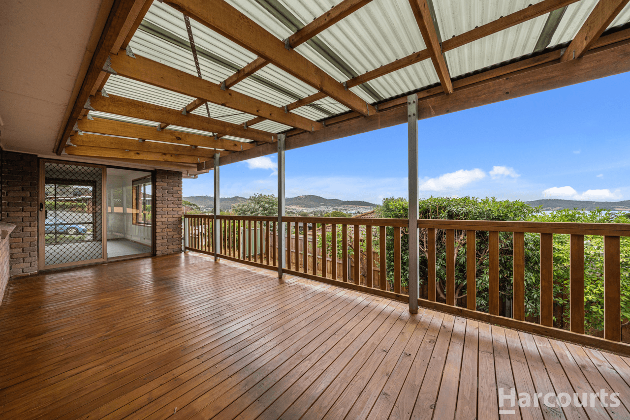 11 Bland Street, ROKEBY, TAS 7019