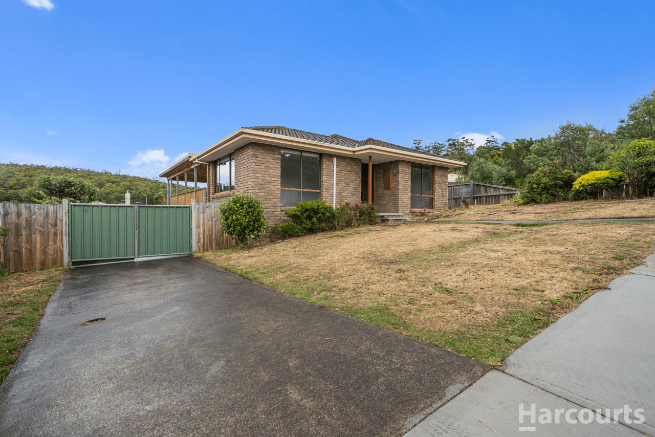 11 Bland Street, ROKEBY, TAS 7019