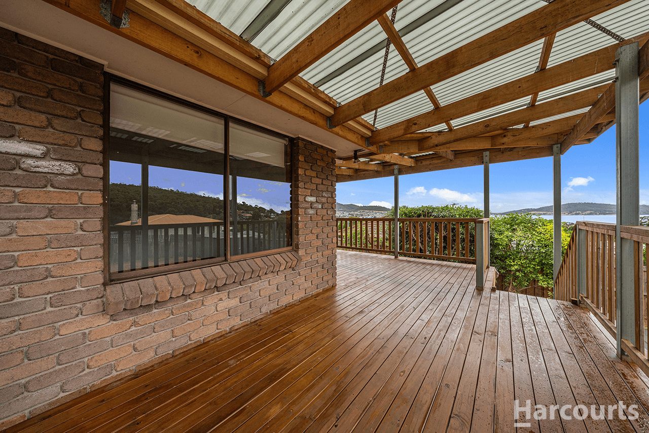 11 Bland Street, ROKEBY, TAS 7019