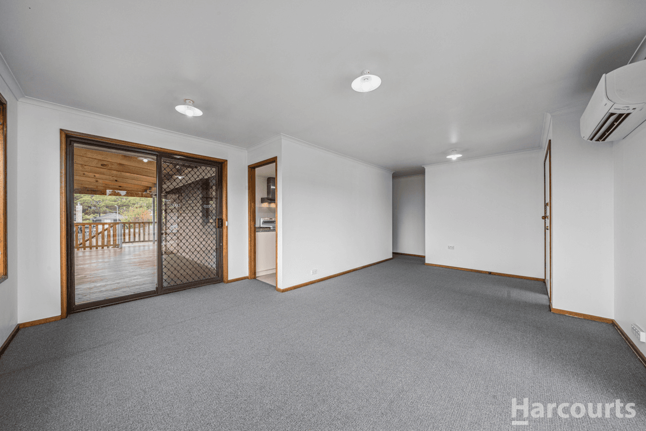 11 Bland Street, ROKEBY, TAS 7019