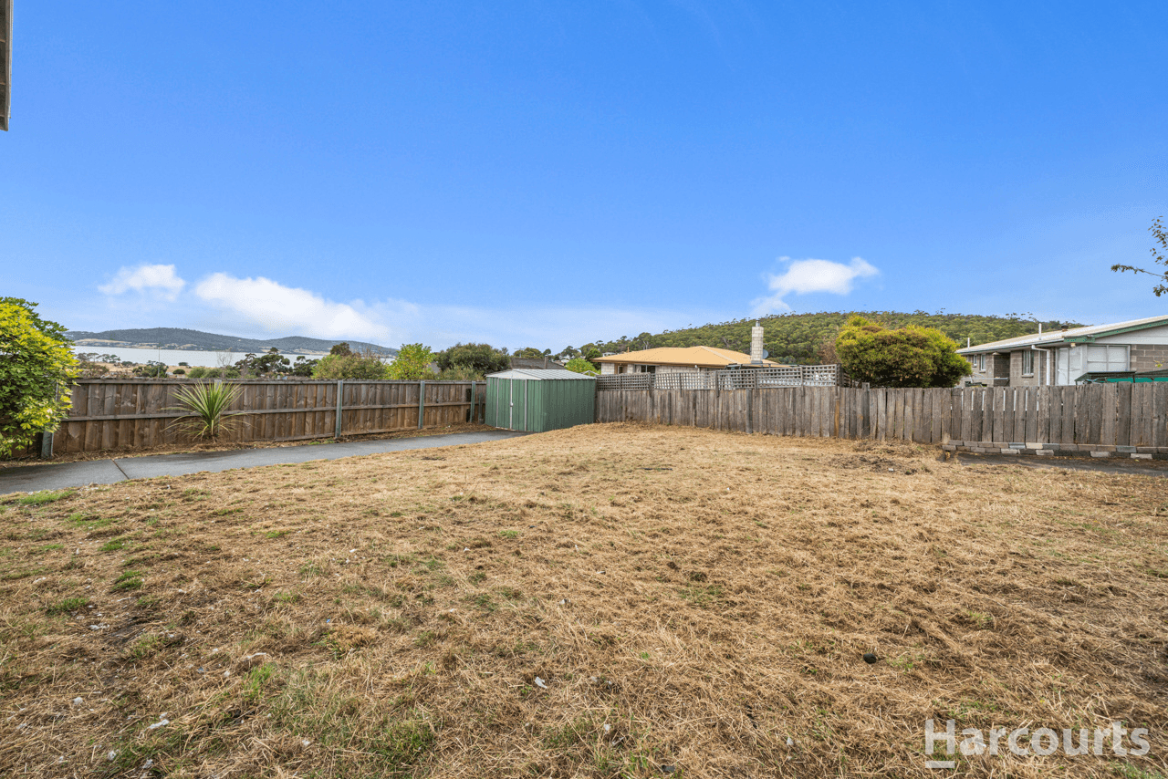 11 Bland Street, ROKEBY, TAS 7019