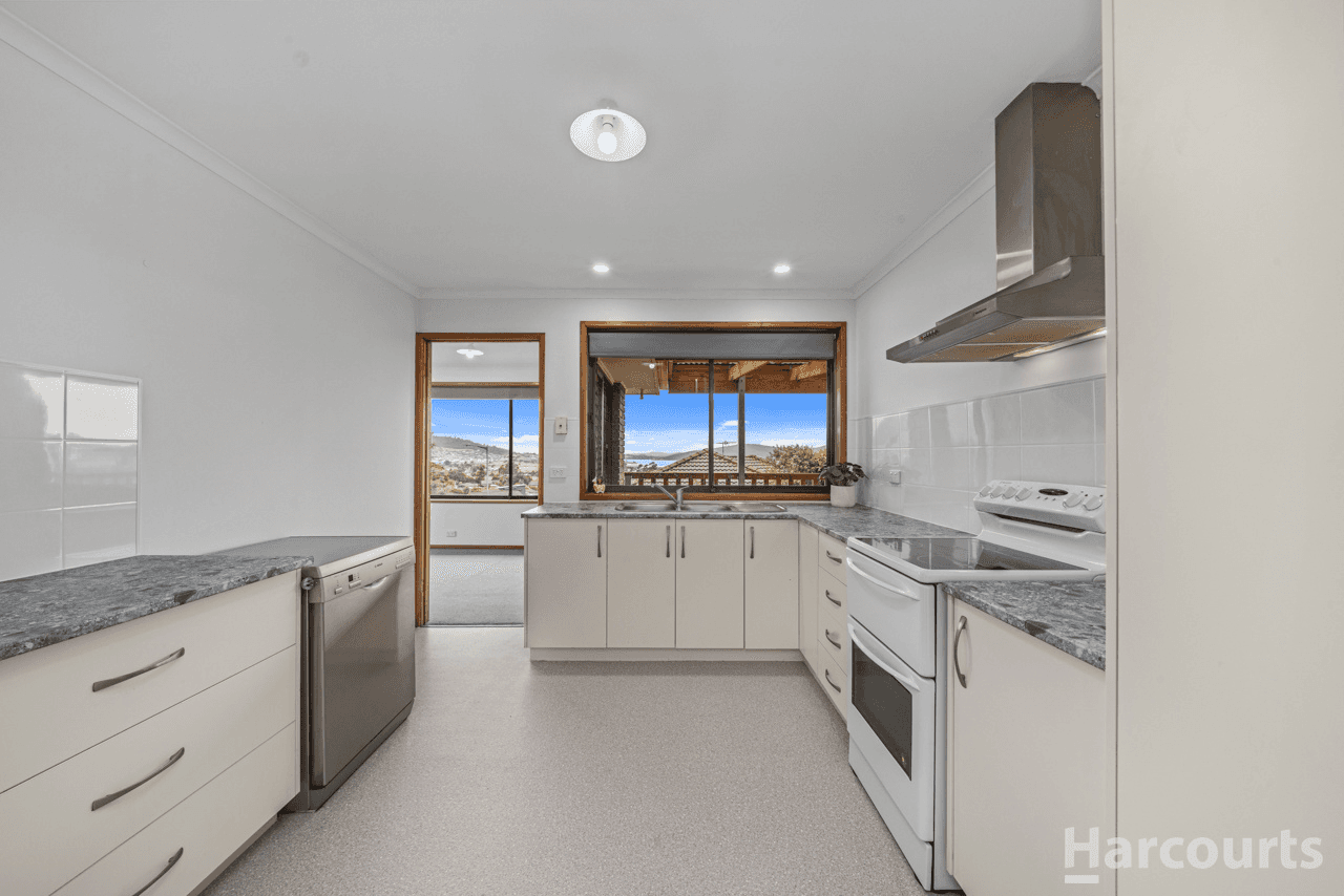 11 Bland Street, ROKEBY, TAS 7019