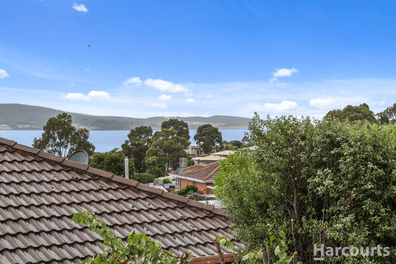 11 Bland Street, ROKEBY, TAS 7019