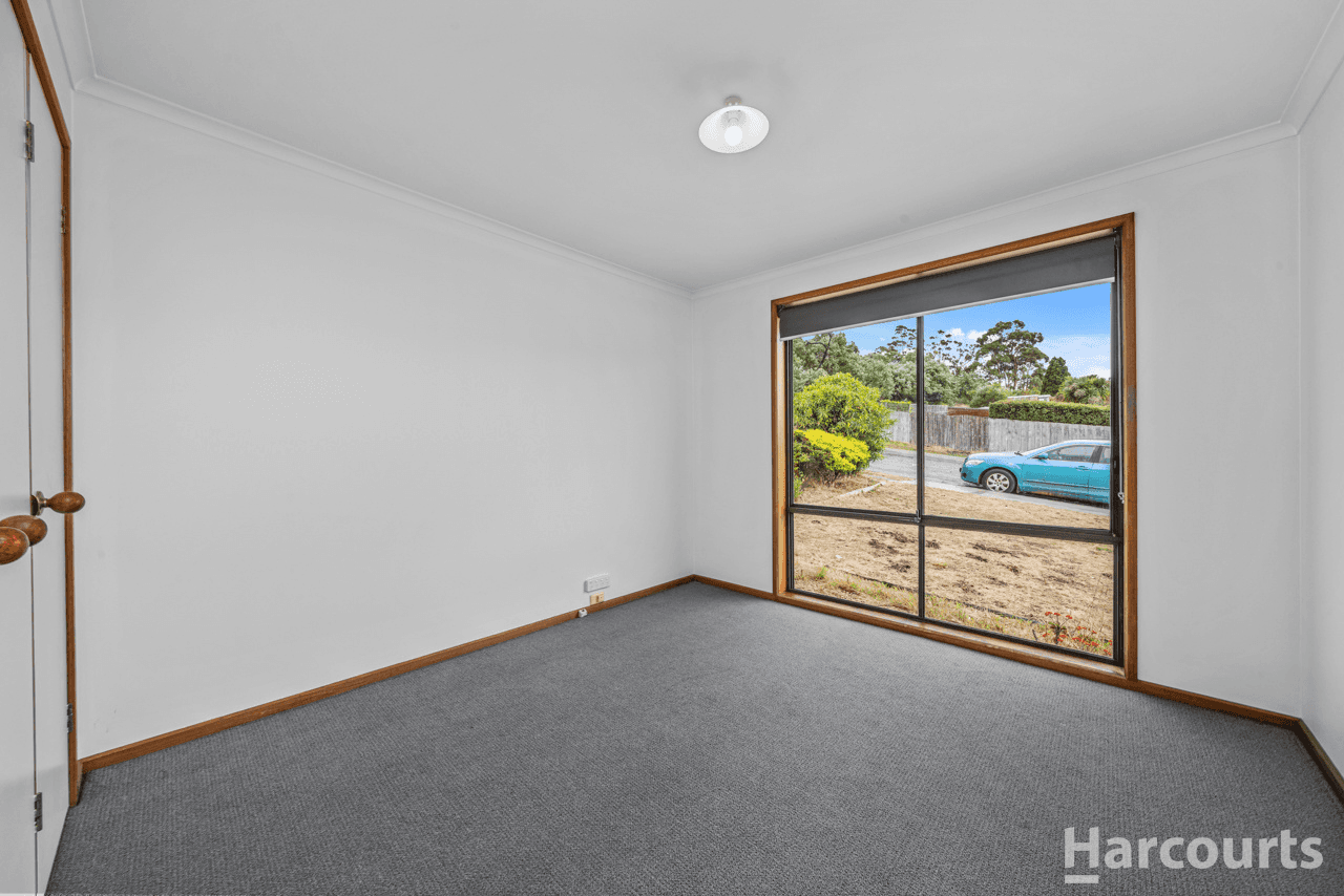 11 Bland Street, ROKEBY, TAS 7019