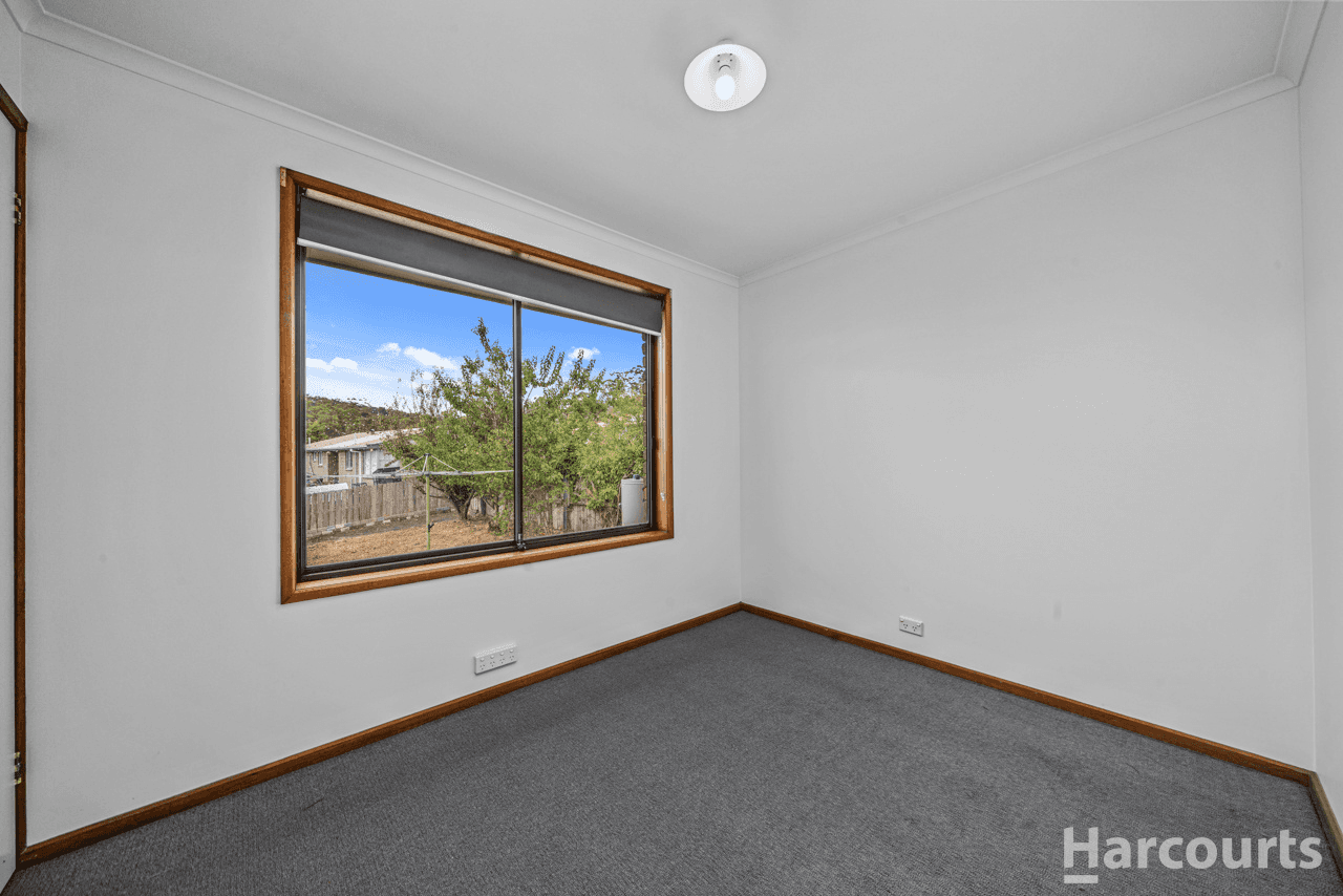 11 Bland Street, ROKEBY, TAS 7019