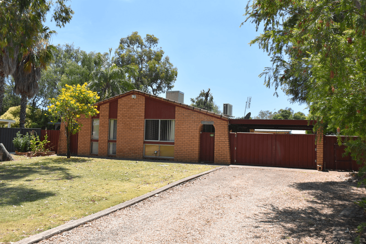 4 Acacia Crescent, MOREE, NSW 2400