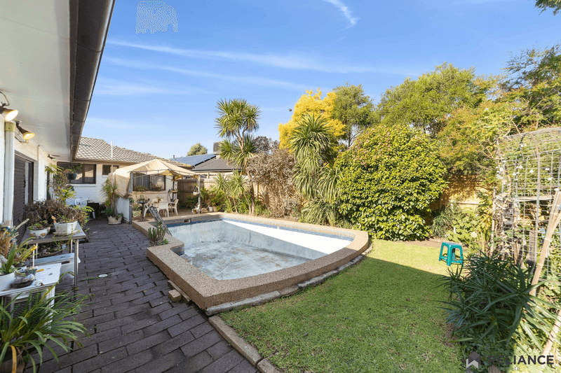 27 Chauvel Street, Melton South, VIC 3338