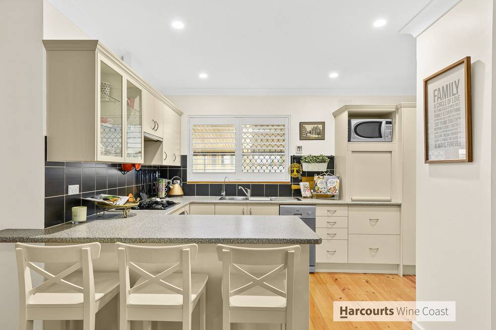 8 Passmore Avenue, PORT NOARLUNGA, SA 5167