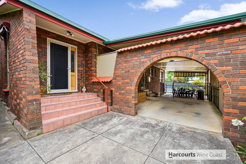 8 Passmore Avenue, PORT NOARLUNGA, SA 5167