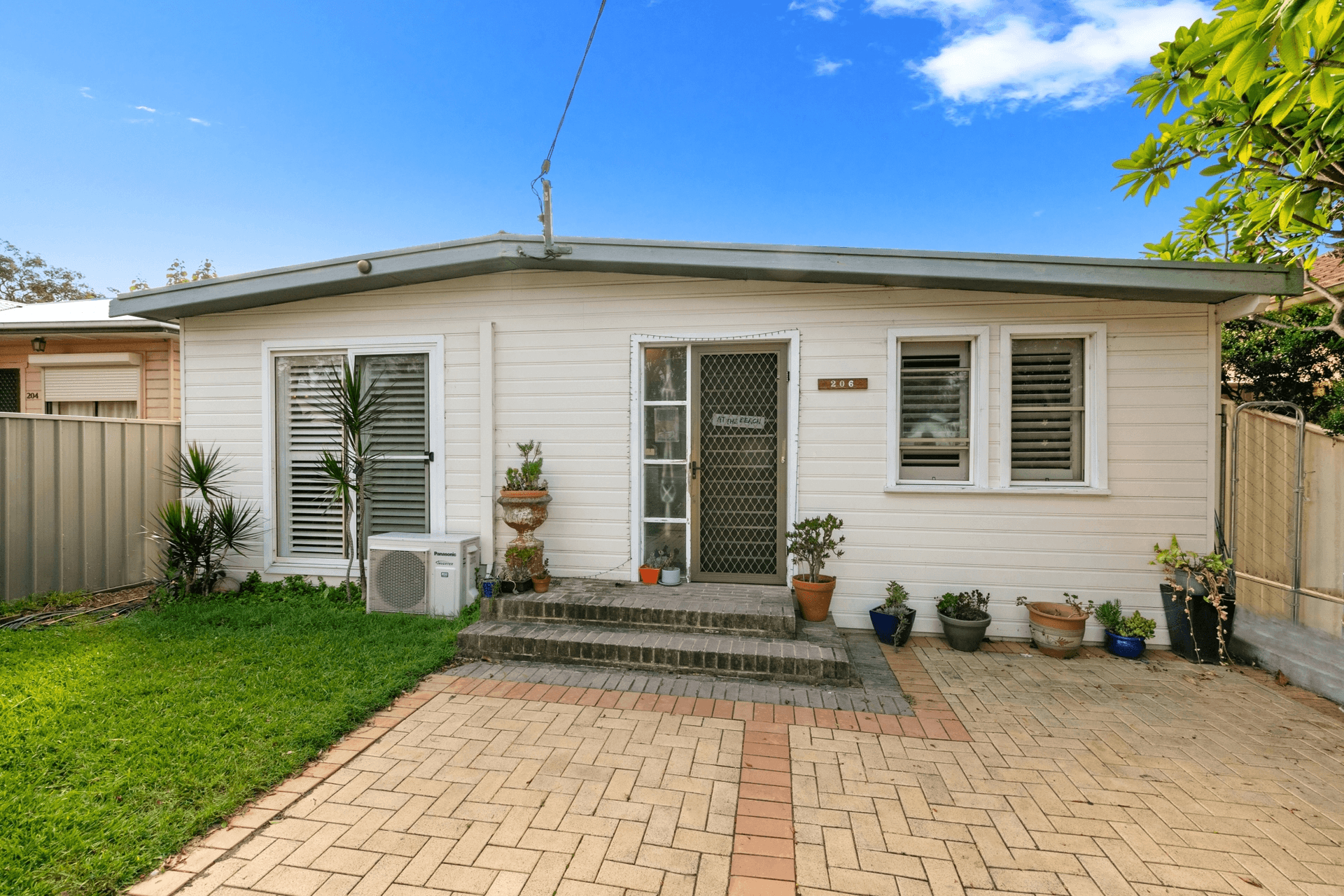 206 Trafalgar Avenue, Umina Beach, NSW 2257