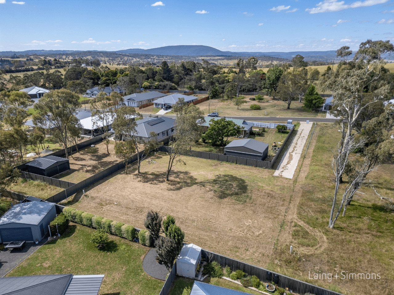 15 Campbell Parade, Armidale, NSW 2350