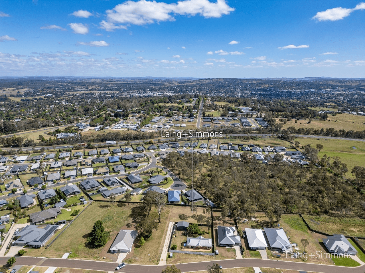 15 Campbell Parade, Armidale, NSW 2350