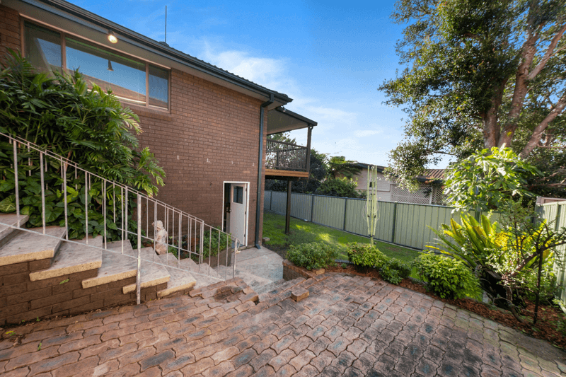 37 Hillside Drive, BERKELEY VALE, NSW 2261