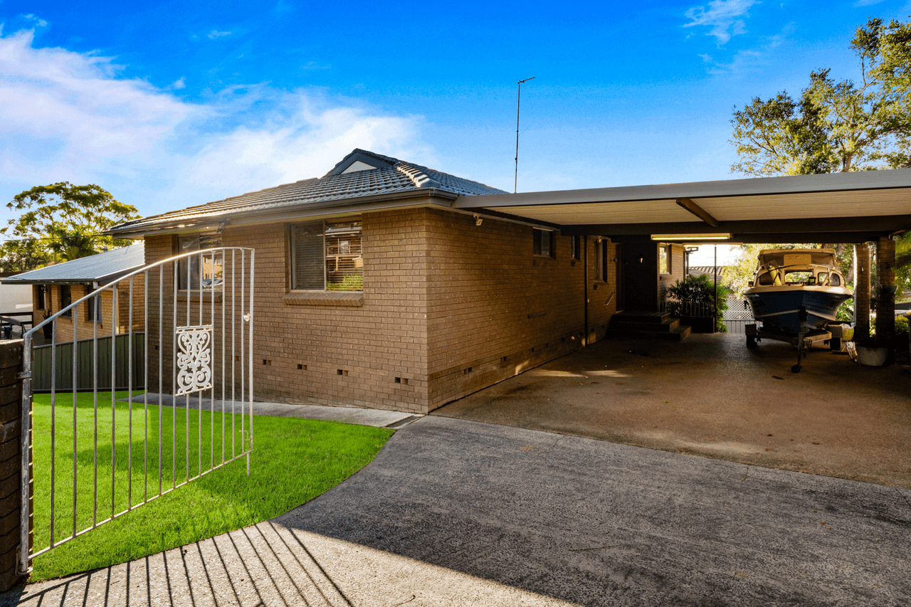 37 Hillside Drive, BERKELEY VALE, NSW 2261