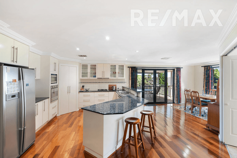 74 Brooklyn Drive, BOURKELANDS, NSW 2650