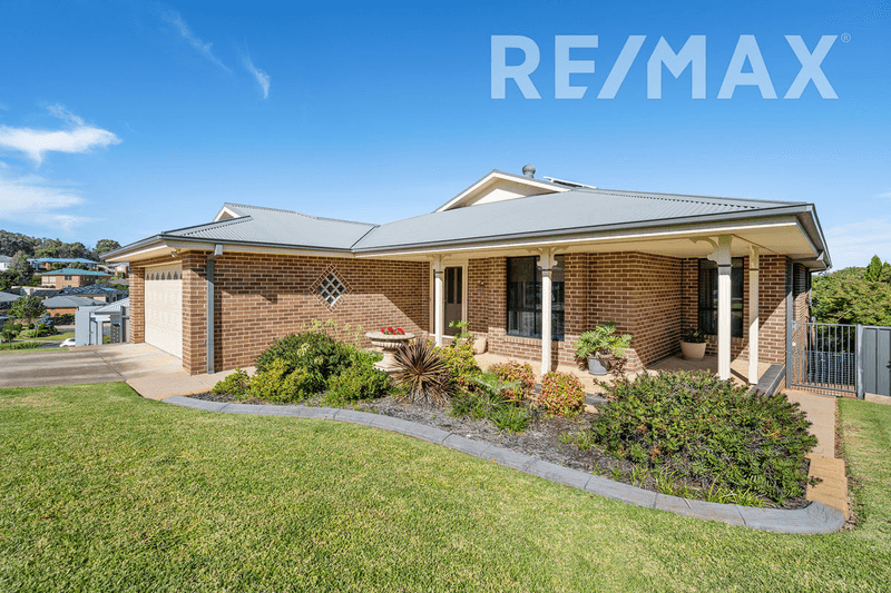 74 Brooklyn Drive, BOURKELANDS, NSW 2650