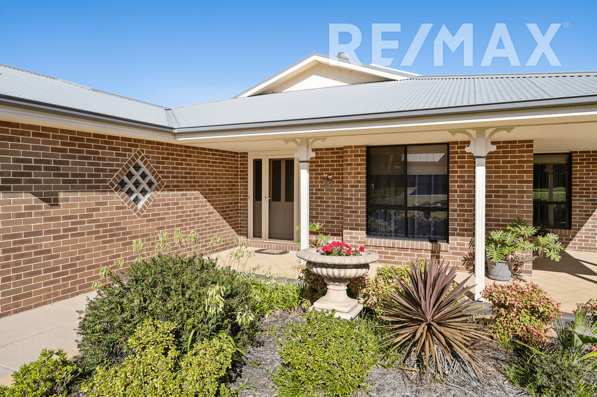 74 Brooklyn Drive, BOURKELANDS, NSW 2650