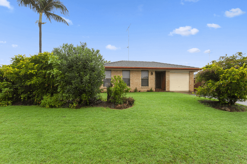 15 Southerly Street, Mermaid Waters, QLD 4218