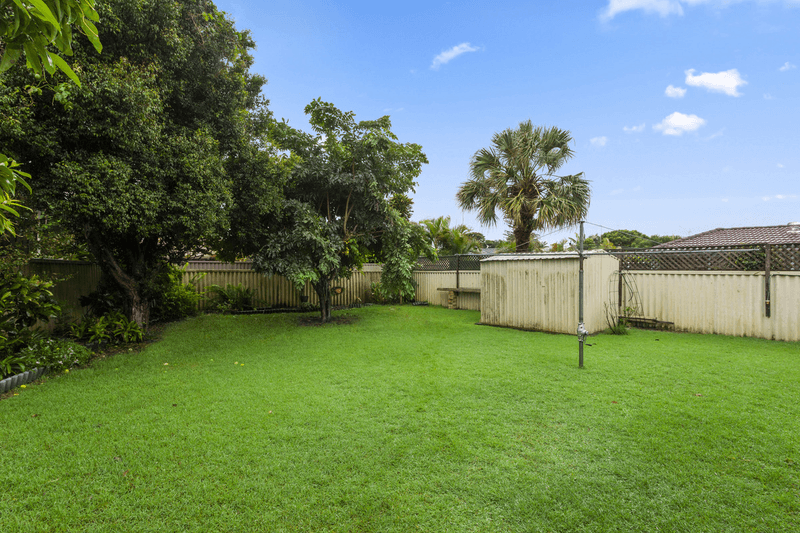 15 Southerly Street, Mermaid Waters, QLD 4218