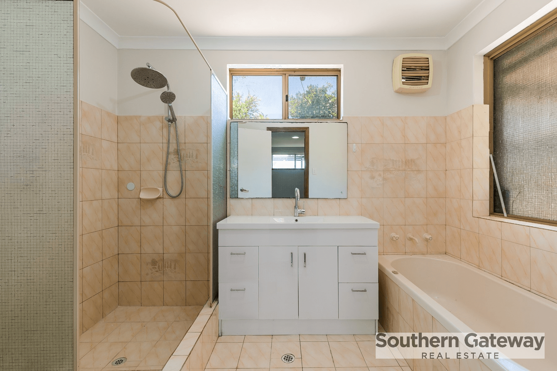 19B Barron Way, ORELIA, WA 6167