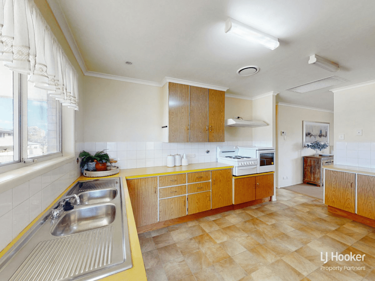 16 Sunderland Street, MACGREGOR, QLD 4109