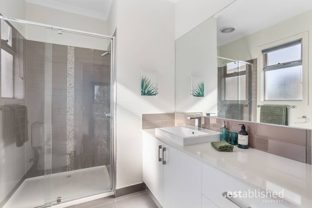 2A Bari Mews, POINT COOK, VIC 3030