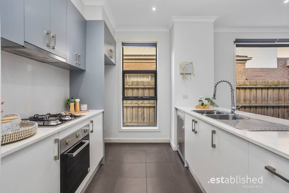 2A Bari Mews, POINT COOK, VIC 3030