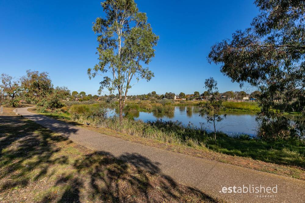 2A Bari Mews, POINT COOK, VIC 3030